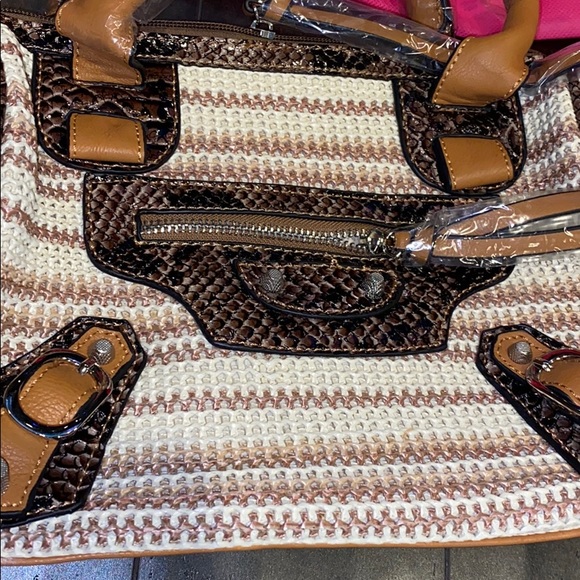 SHOEDAZZLE tan and cream pattern handbag - Picture 5 of 7